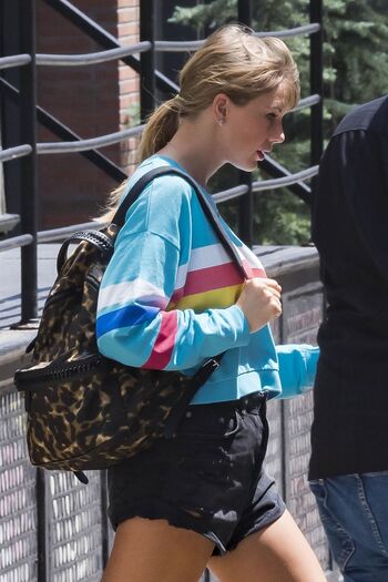 Taylor swift  page leaked private photo uncensored HD quality