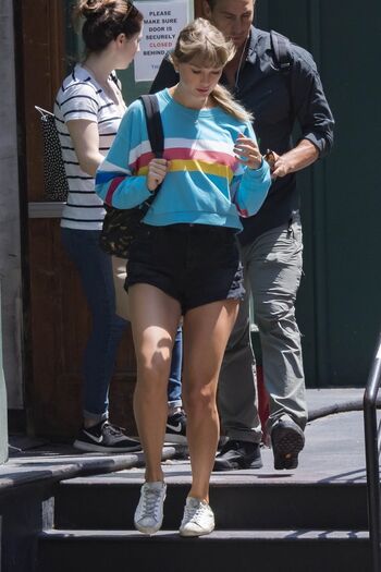 Taylor swift  page leaked private photo uncensored HD quality
