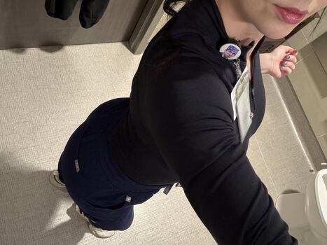 Thehotwifenurse leaked private photo uncensored HD quality