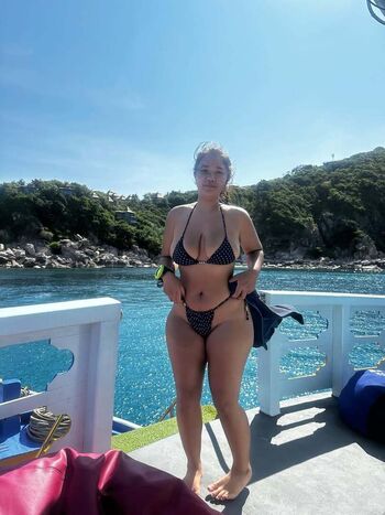 Thick asian women leaked private photo uncensored HD quality
