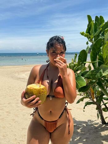 Thick asian women leaked private photo uncensored HD quality