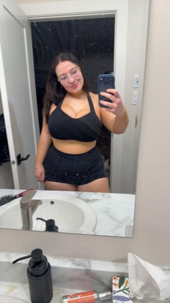 Tillyyandmee leaked private photo uncensored HD quality