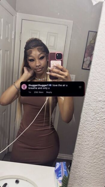 Urlocalmonae leaked private photo uncensored HD quality