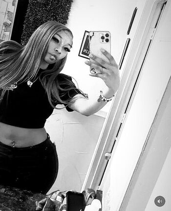Urlocalmonae leaked private photo uncensored HD quality