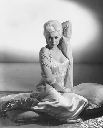 Vintage starlets page leaked private photo uncensored HD quality