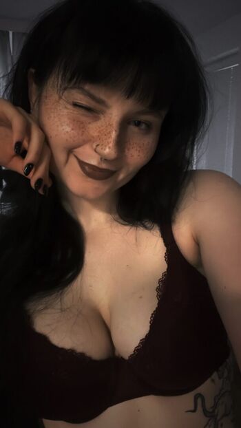Vivickivvv page leaked private photo uncensored HD quality