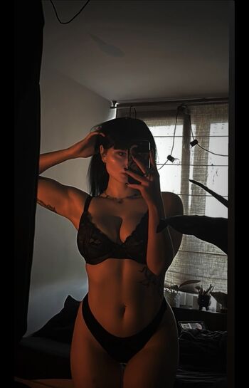 Vivickivvv page leaked private photo uncensored HD quality