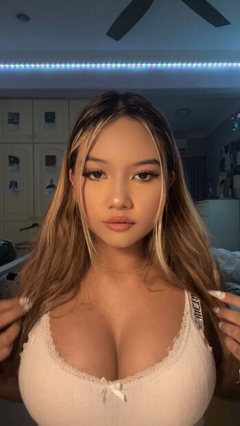 Weiiwenlim leaked private photo uncensored HD quality