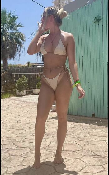 Women in bikinis page leaked private photo uncensored HD quality
