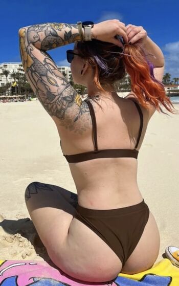 Women in bikinis page leaked private photo uncensored HD quality