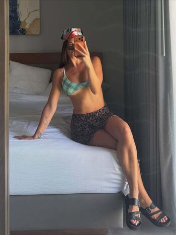 Women in bikinis page leaked private photo uncensored HD quality