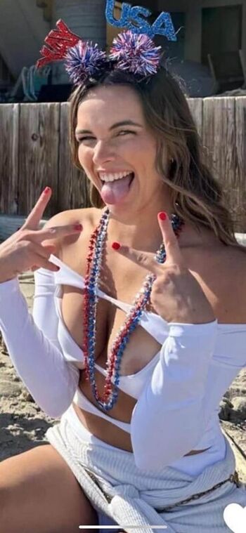 Women in bikinis leaked private photo uncensored HD quality
