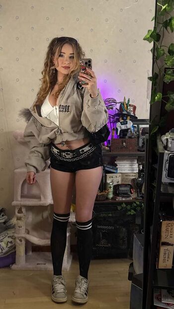 Yaboielina leaked private photo uncensored HD quality