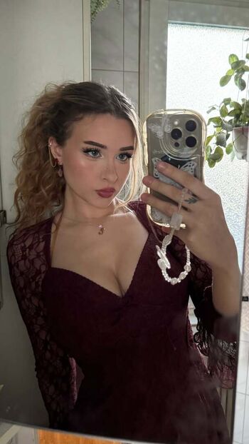 Yaboielina leaked private photo uncensored HD quality