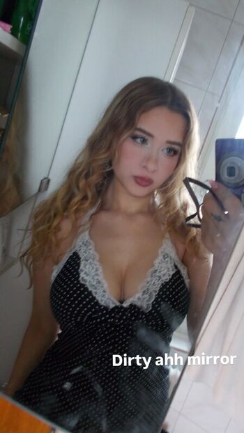 Yaboielina leaked private photo uncensored HD quality