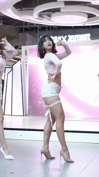 Yingxiu xyz page leaked private photo uncensored HD quality