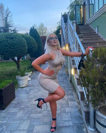 Zahtevi leaked private photo uncensored HD quality