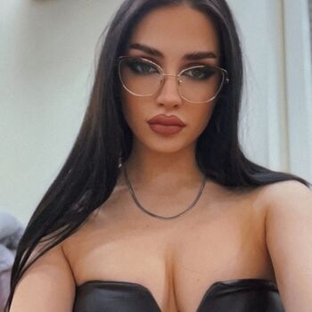 Zahtevi leaked private photo uncensored HD quality