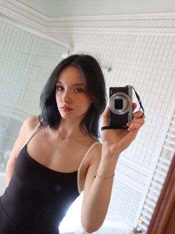 Zeynep sude oktay page leaked private photo uncensored HD quality