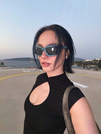Zeynep sude oktay leaked private photo uncensored HD quality
