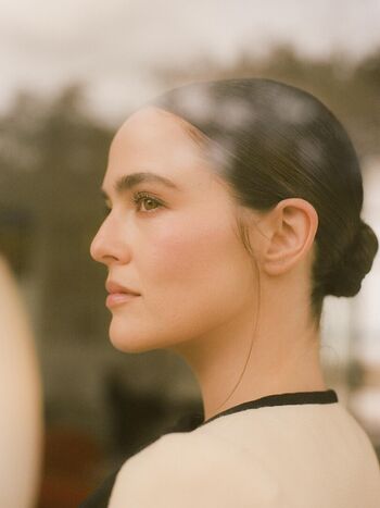 Zoey deutch page leaked private photo uncensored HD quality