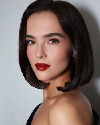 Zoey deutch page leaked private photo uncensored HD quality