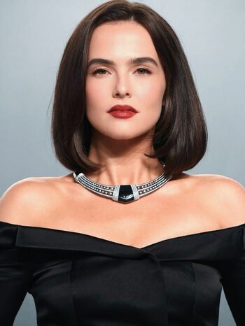 Zoey deutch page leaked private photo uncensored HD quality