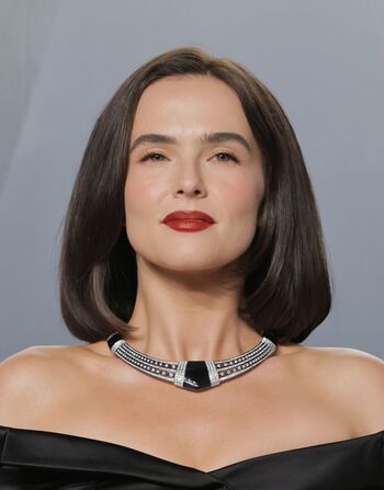 Zoey deutch page leaked private photo uncensored HD quality