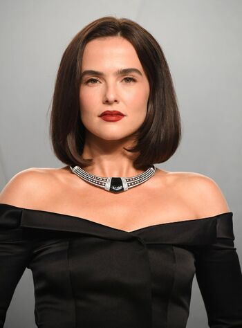 Zoey deutch page leaked private photo uncensored HD quality