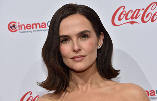 Zoey deutch page leaked private photo uncensored HD quality