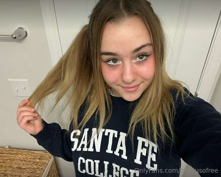 Zoey uso  page leaked private photo uncensored HD quality